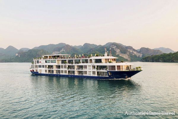 Mon Cheri Luxury Cruise into Halong Bay & Lan Ha Bay (2D1N or 3D2N)